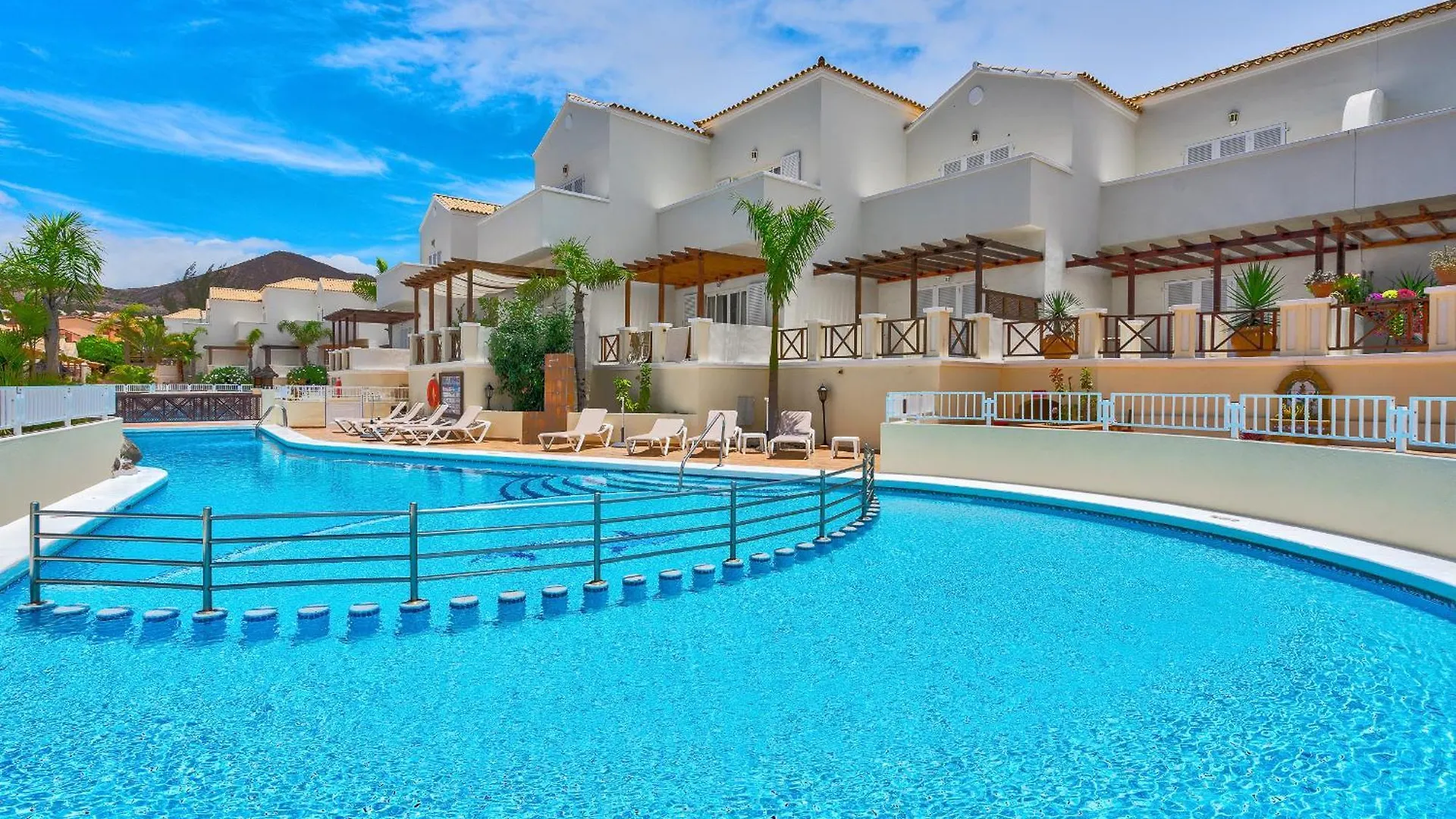 펜션 Chalet Golf Playa De Las Americas 2 아로나